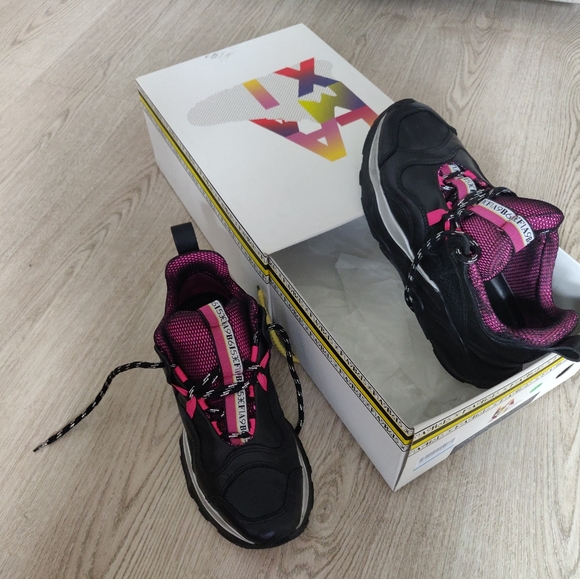 FABI (Italy) Genuine Leather Sneakers - Picture 5 of 9